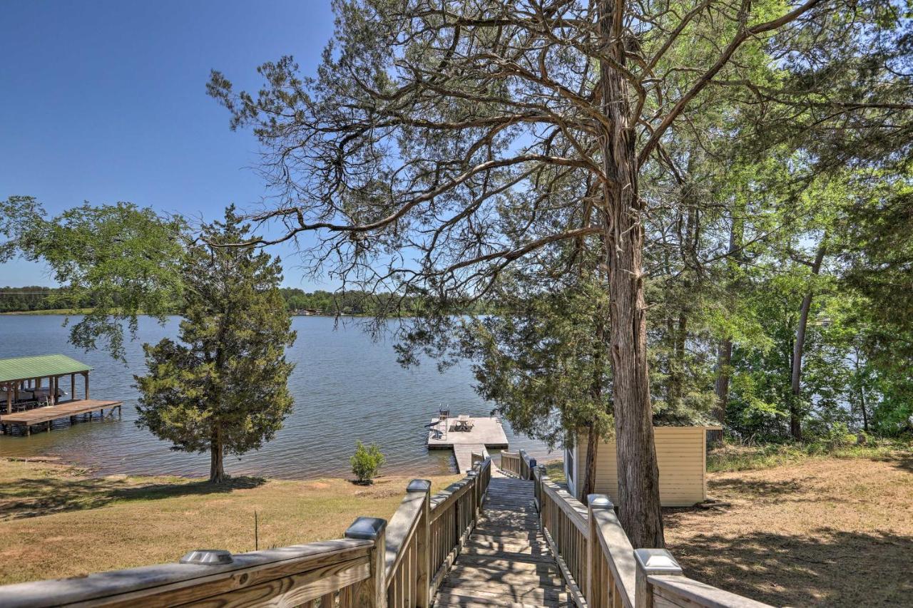 House With Dock And Slide Situated On Lake Sinclair! Sparta Экстерьер фото