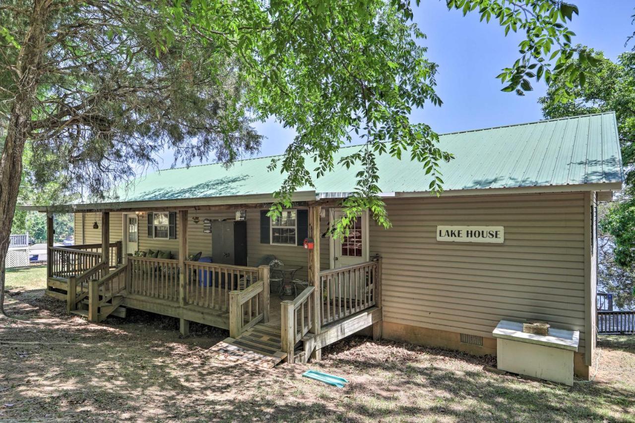 House With Dock And Slide Situated On Lake Sinclair! Sparta Экстерьер фото